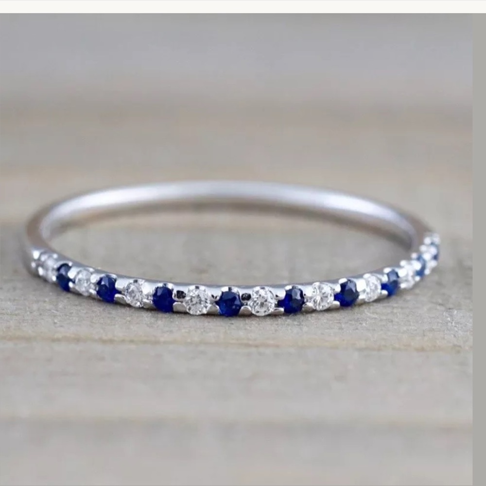 πΊ Blue & White Sapphire Band - Picture 1 of 4